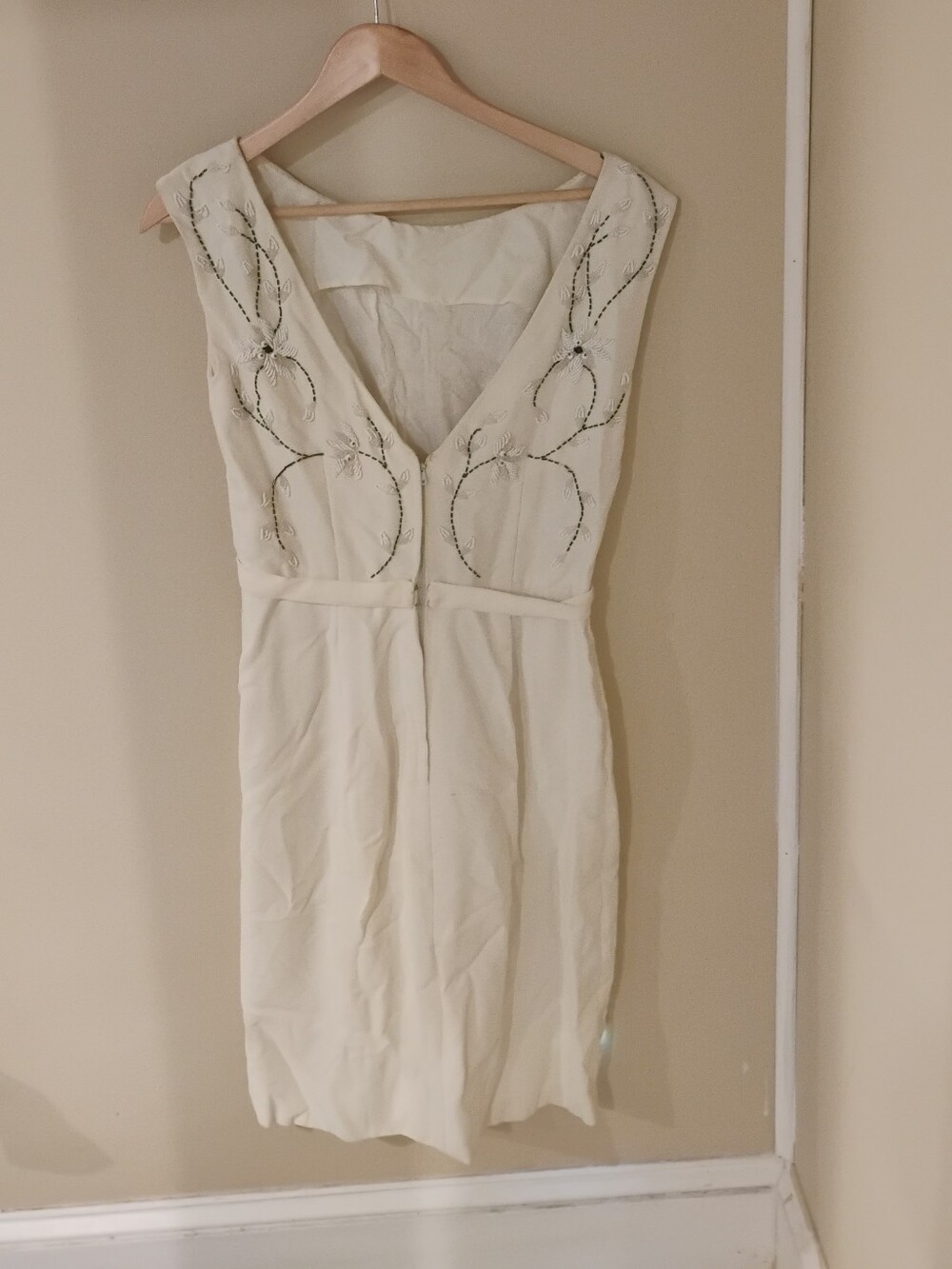 Vintage 1950s 1960s Unlabelled Beaded Floral Motif Dress